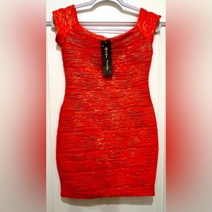 NWT Brat Star Small short sleeve scoop neck ruched coral dress with gold accents